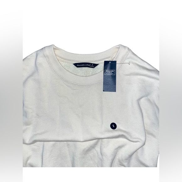 NWT Abercrombie & finch woman’s crew neck sweater - Picture 4 of 5